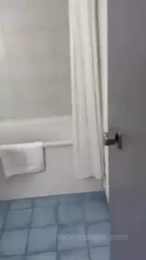 Double Room bathroom picture #10