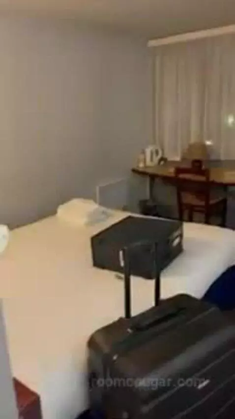 Double Room bed picture #9