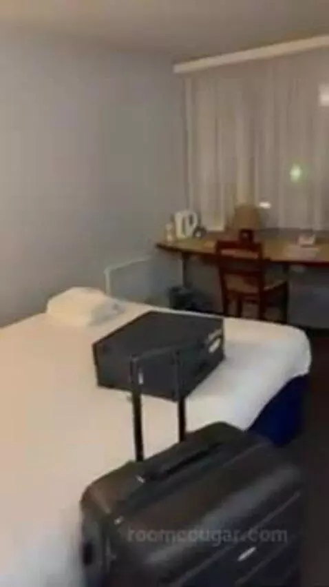 Double Room bed picture #12
