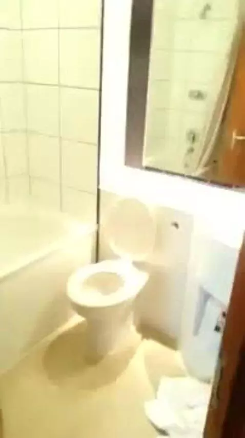 Standard bathroom picture #3