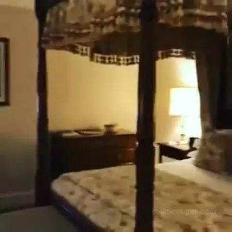 Suite bed picture #6
