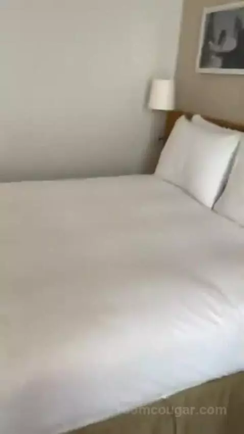 Queen Room bed picture #6