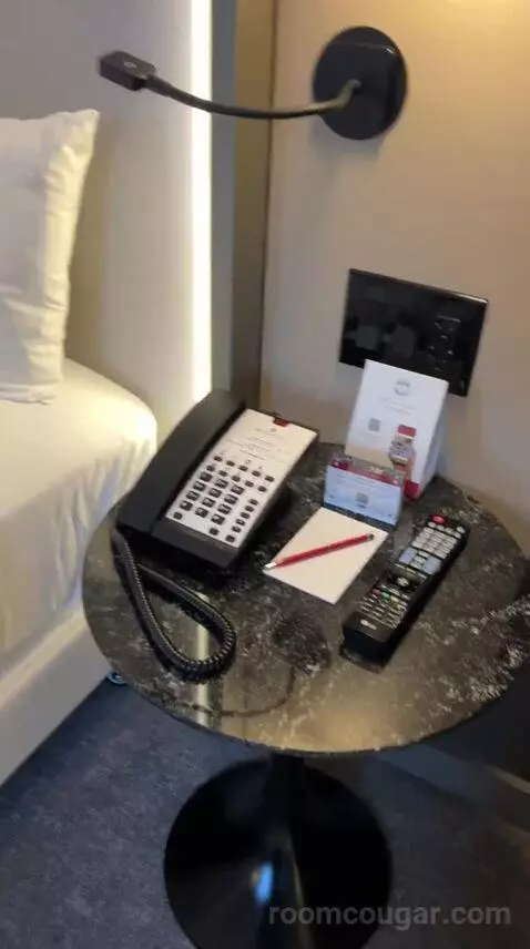 Superior King Room (#1412) bed picture #9