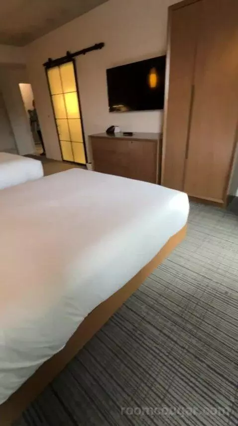 Premium Queen Room with Two Queen Beds (#528) bed picture #9