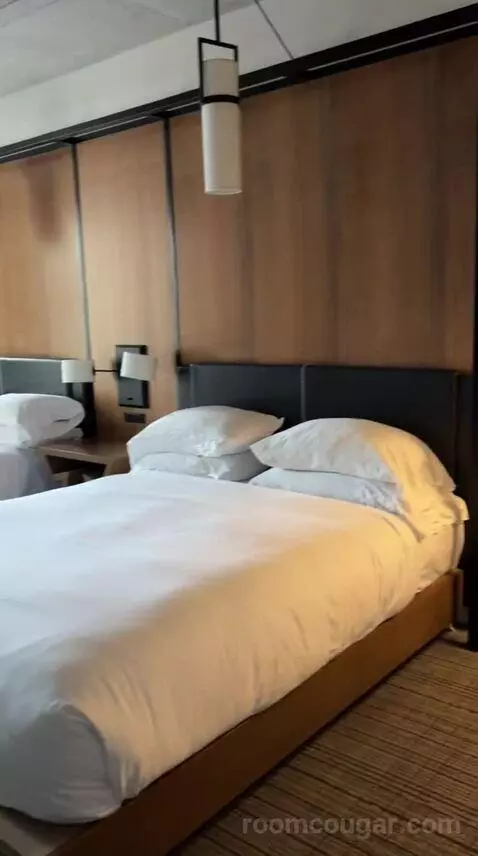 Premium Queen Room with Two Queen Beds (#528) bed picture #4