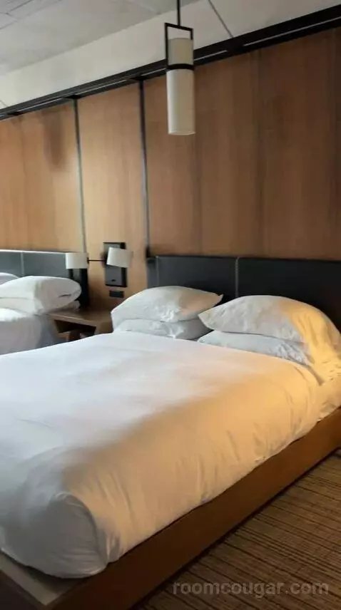 Premium Queen Room with Two Queen Beds (#528) bed picture #5