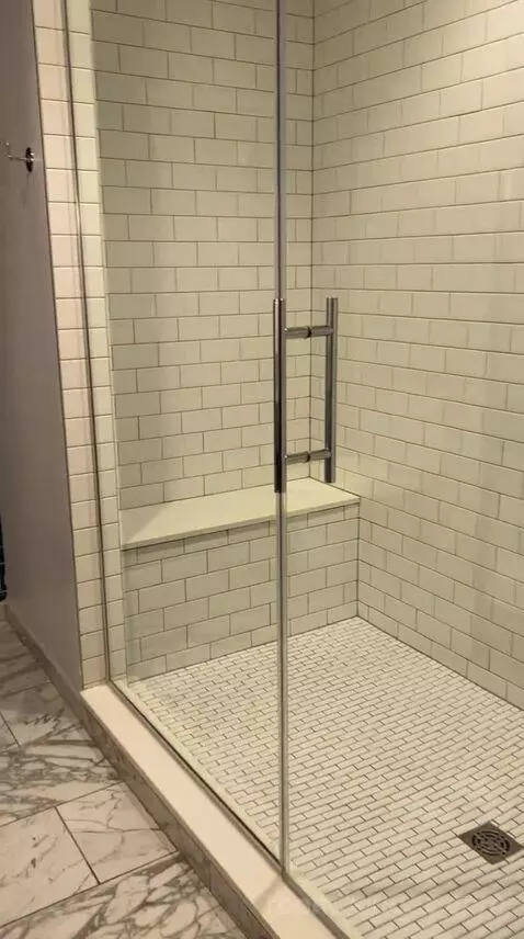 Premium Queen Room with Two Queen Beds (#528) bathroom picture #8