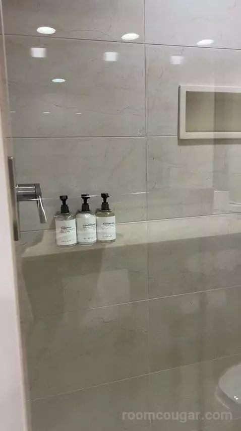 King Room with Interior View (D4144) bathroom picture #6
