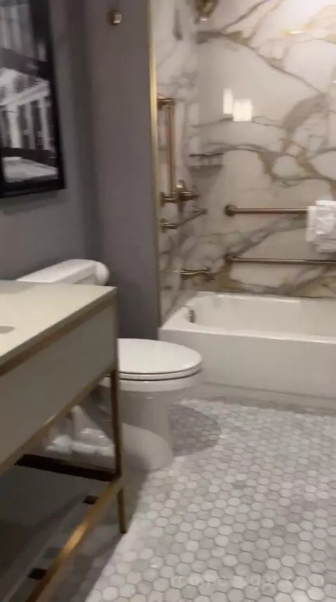 Deluxe Queen Room with Two Queen Beds (#617) bathroom picture #3