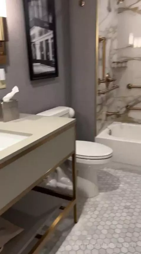 Deluxe Queen Room with Two Queen Beds (#617) bathroom picture #4