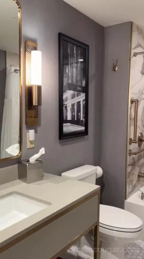 Deluxe Queen Room with Two Queen Beds (#617) bathroom picture #8