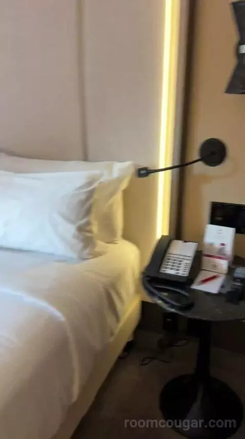 Superior King Room (#1594) bed picture #1