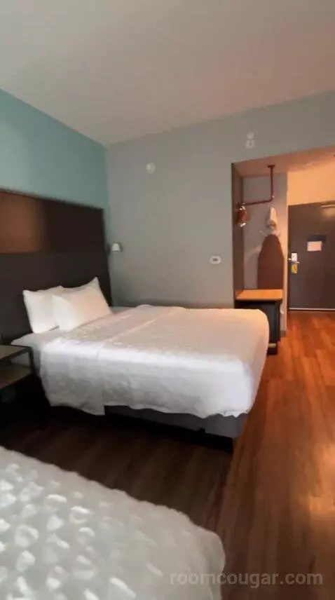 Queen Room with Two Queen Beds - Hearing Access (#505) bed picture #10