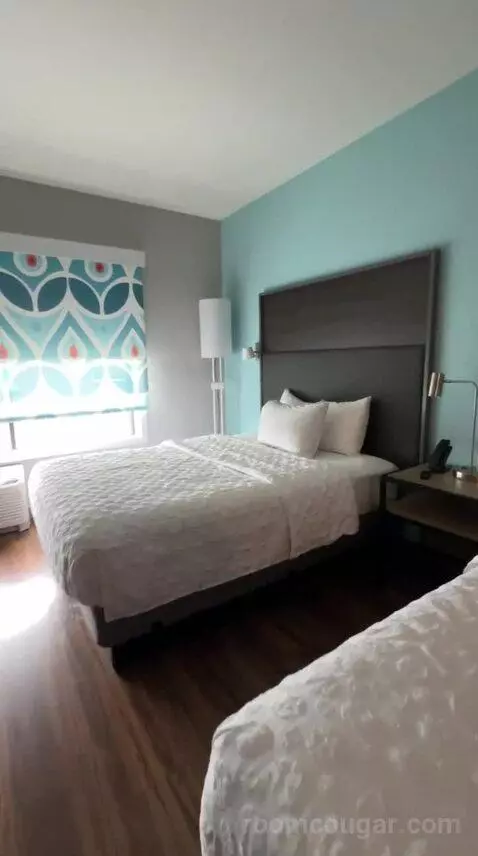 Queen Room with Two Queen Beds - Hearing Access (#505) bed picture #5
