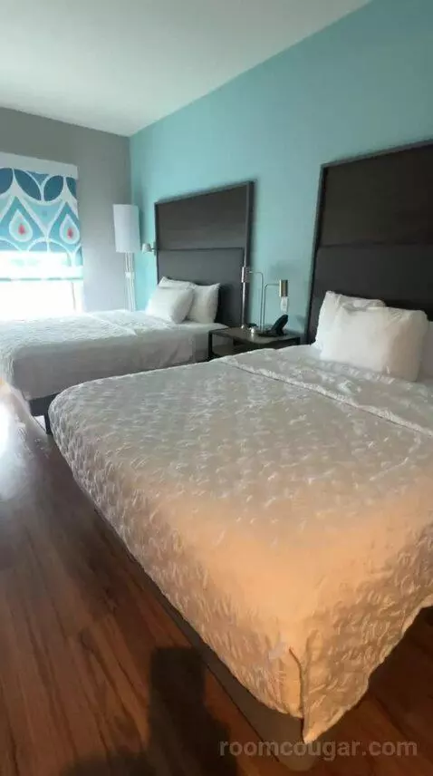 Queen Room with Two Queen Beds and Bath Tub - Mobility Accessible (#725) bed picture #1