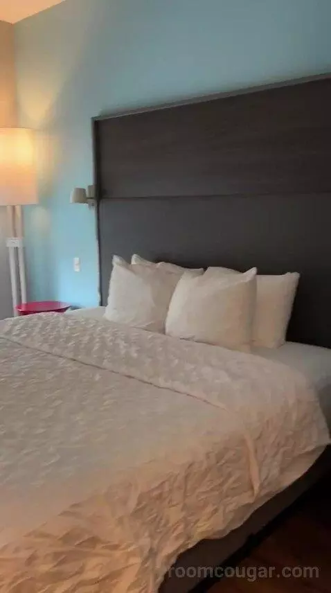 King Room (#432) bed picture #1