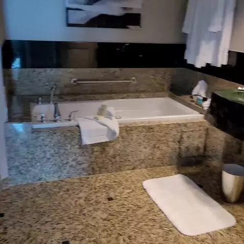 Fairmont Room with King Bed (#1345) bathroom picture #5