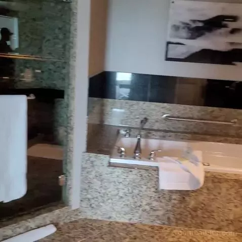 Fairmont Room with King Bed (#1345) bathroom picture #7