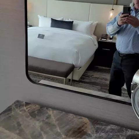 Fairmont Room with King Bed (#1345) bed picture #9