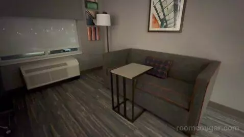 One Bedroom King Suite (#228) picture #5