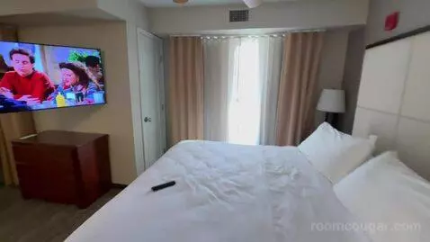 Non-Smoking King Studio Suite (#220) bed picture #10