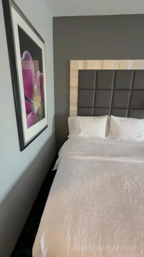 Queen Room with Two Queen Beds (4 Adults) (#428) bed picture #4