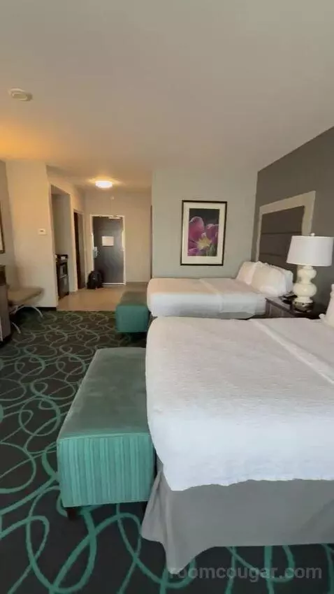 Queen Room with Two Queen Beds (4 Adults) (#428) bed picture #12
