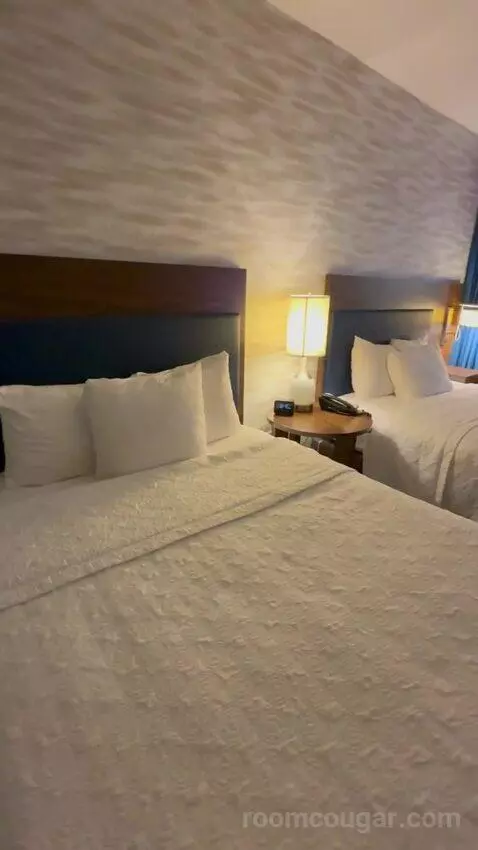 2 Queens (#406) bed picture #6