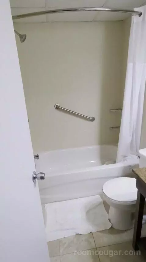 Standard (#116) bathroom picture #11