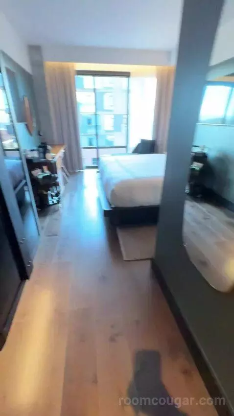 King Room with City View (#917) bed picture #1