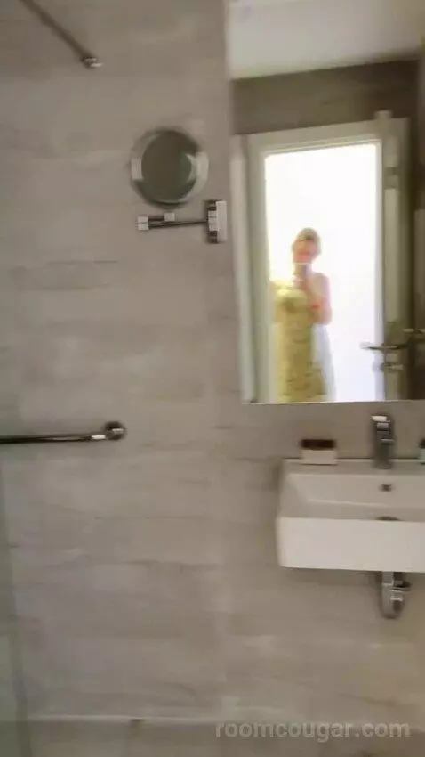 Standard (#1025) bathroom picture #12