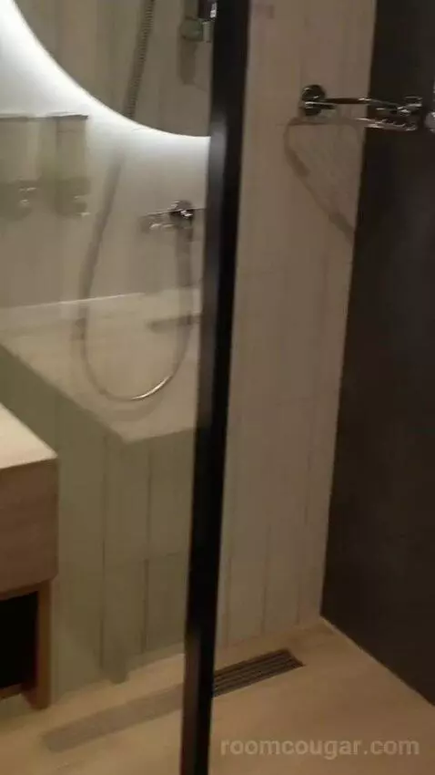 Double Room with Two Double Beds and Sea View (#6018) bathroom picture #1
