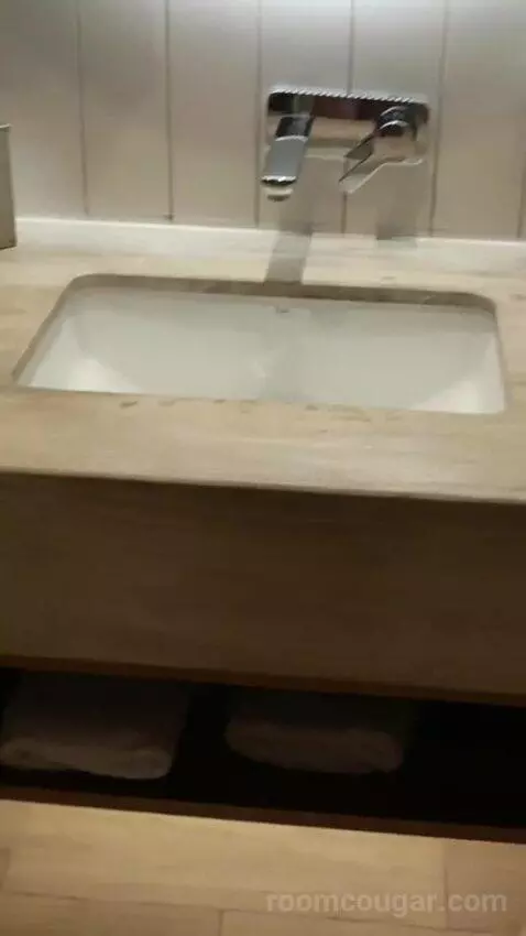 Double Room with Two Double Beds and Sea View (#6018) bathroom picture #8