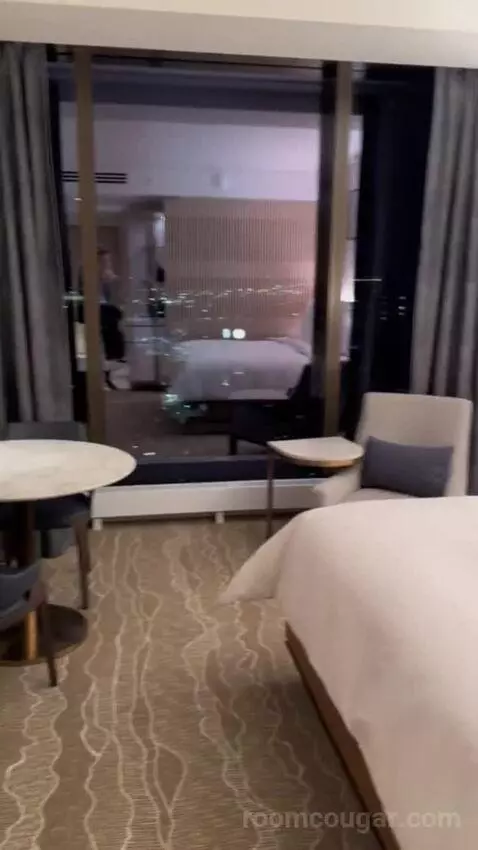 Superior Skyline View Room (#2825) bed picture #4
