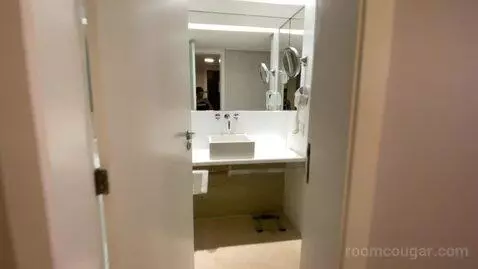 Executive Suite with Sea View (#1410) bathroom picture #3