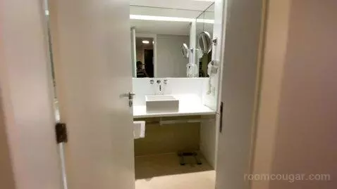 Executive Suite with Sea View (#1410) bathroom picture #4