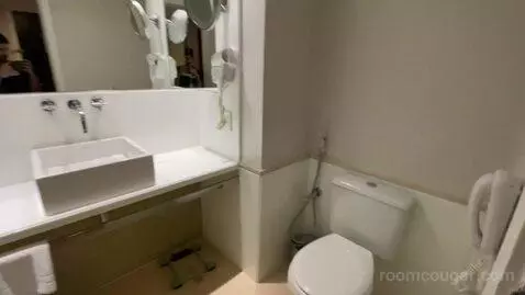 Executive Suite with Sea View (#1410) bathroom picture #5