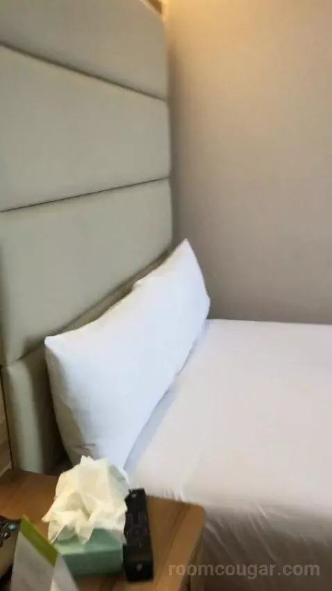 Family Room (#701) bed picture #4