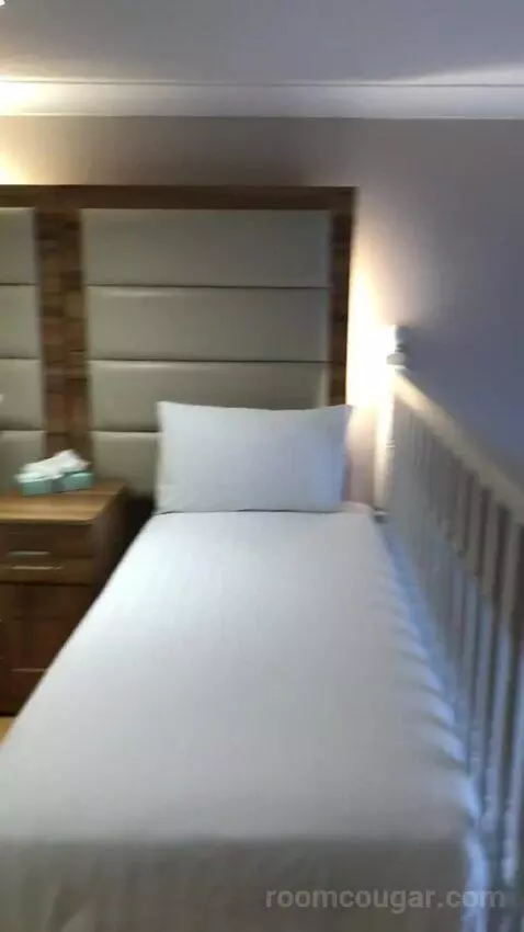 Family Room (#701) bed picture #10