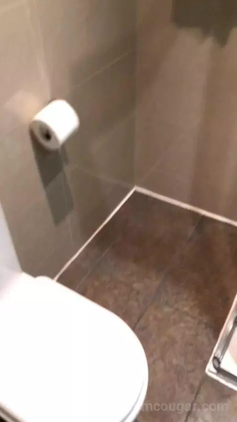 Family Room (#701) bathroom picture #3