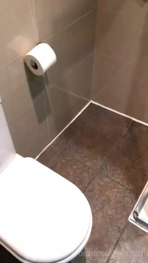 Family Room (#701) bathroom picture #4