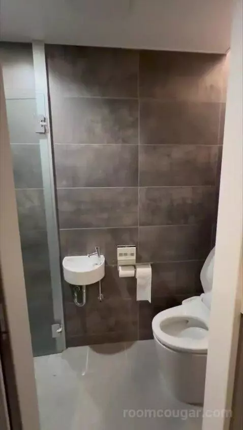 Standard (#502) bathroom picture #4