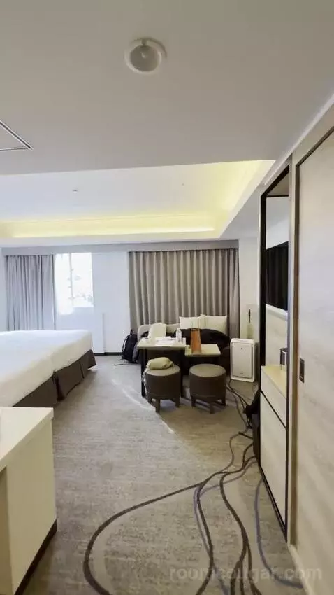 Deluxe Executive Twin Room - Non-Smoking with Premier Lounge (#1328) bed picture #2