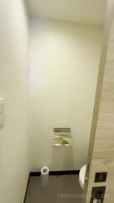 Deluxe Executive Twin Room - Non-Smoking with Premier Lounge (#1328) bathroom picture #7
