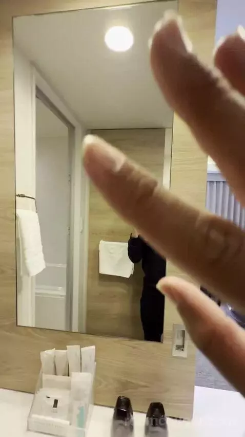 Deluxe Executive Twin Room - Non-Smoking with Premier Lounge (#1328) bathroom picture #12