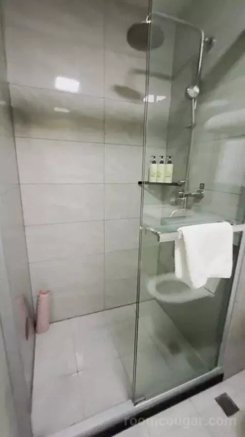 Double Bed (#430) bathroom picture #3