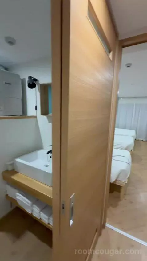 Triple Room (#104) bed picture #3