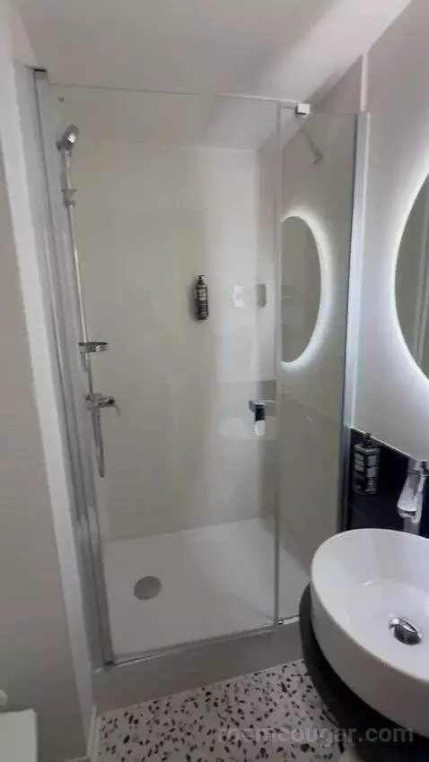 Standard Double Room (#412) bathroom picture #7