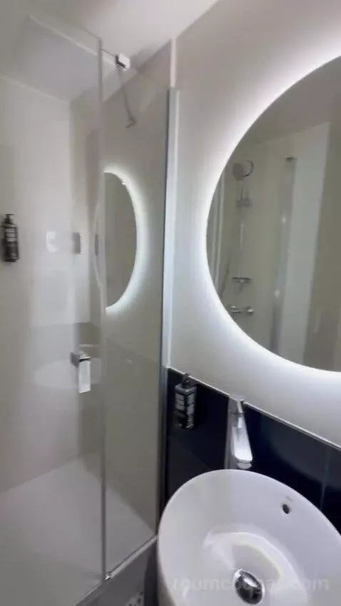 Standard Double Room (#412) bathroom picture #11