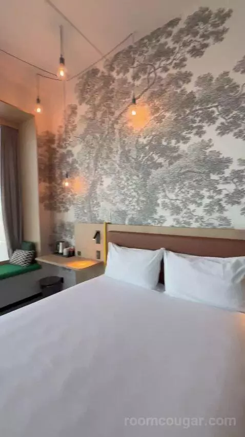Superior Double Room High Floor (#814) bed picture #8